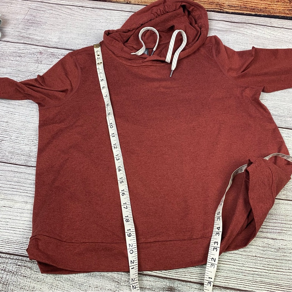 Vuori Currant Heather Halo Essential Hoodie - Picture 8 of 9